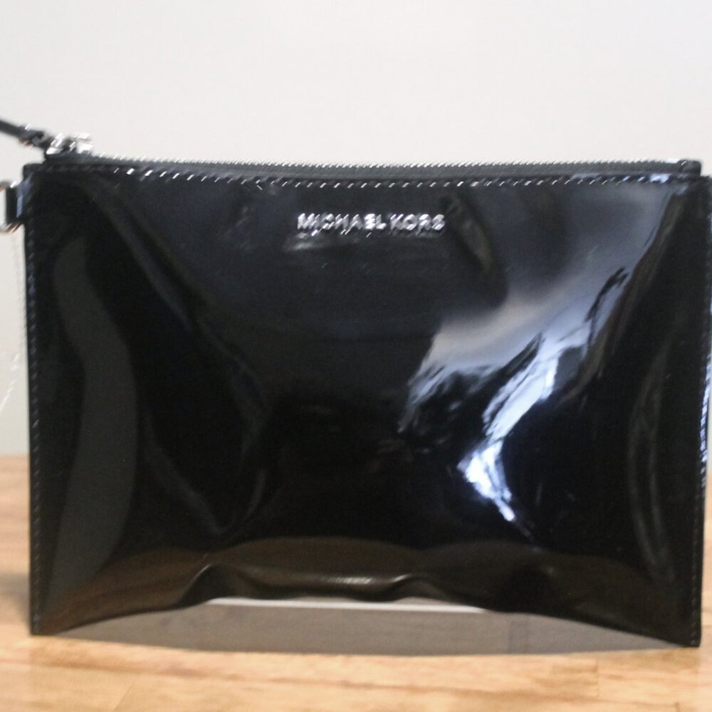New $119 Michael Kors Black Patent Wallet Pouch Bag Purse Clutch